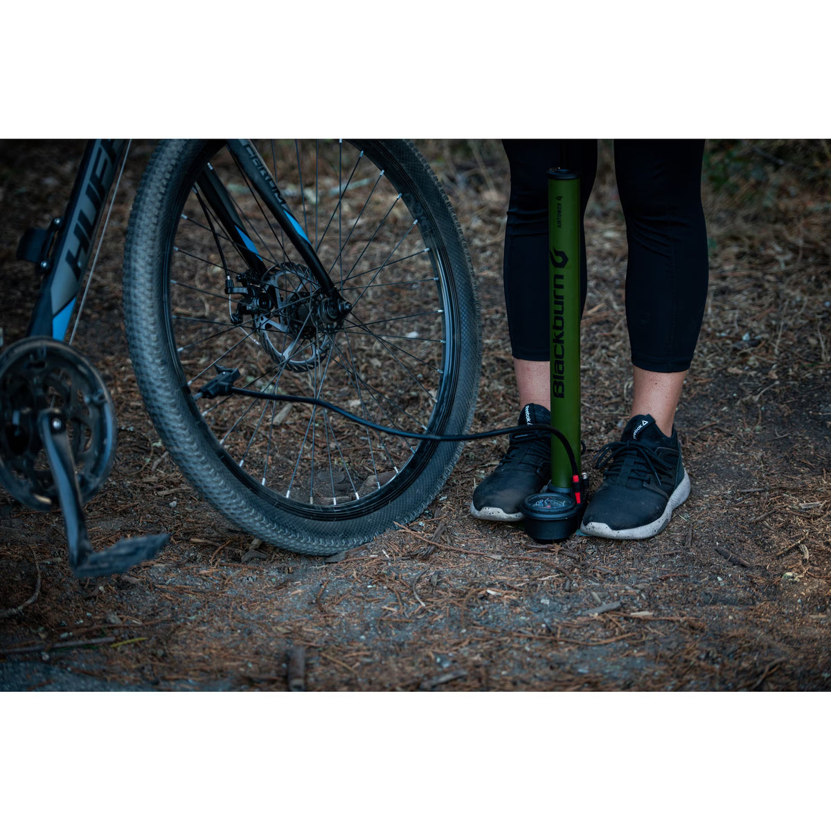 Blackburn Air Tower Bomba de Piso para Bicicleta de 4 con Base de Calibre de 2 3/8"