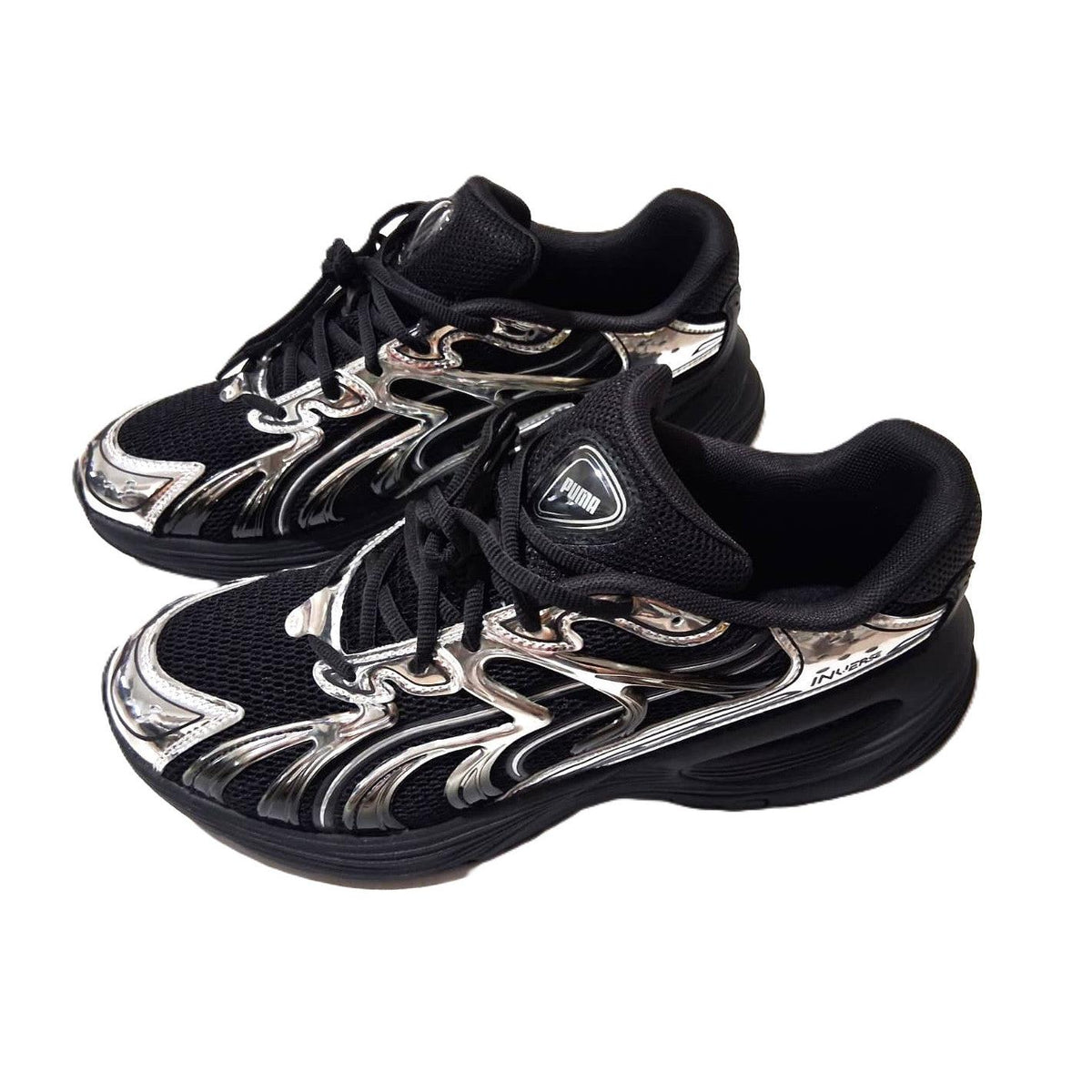 Puma Morphic x Inverse – Tenis Hombre Triple Negro/Cromo Plateado Líquido – Talla US 10