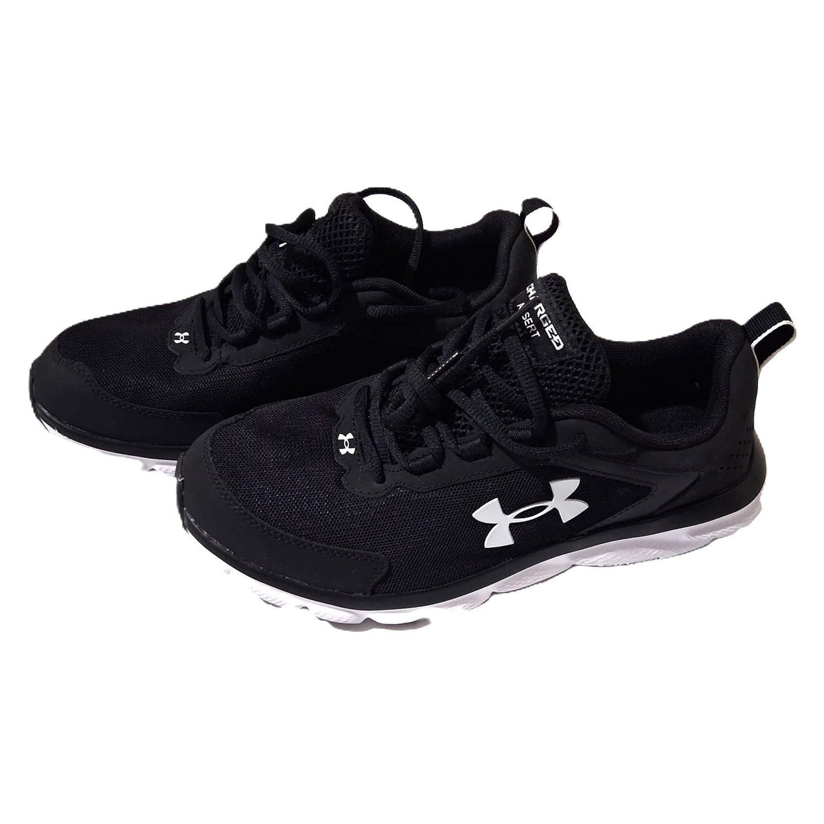Under Armour Charged Assert 10 – Tenis Running Hombre Triple Negro/Blanco – Talla US 9