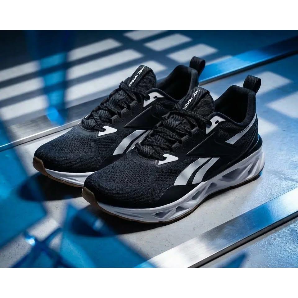 Reebok Zig Dynamica 4 – Tenis Deportivo Hombre Negro/Blanco/Suela Gum – Tallas US 10 y 10.5