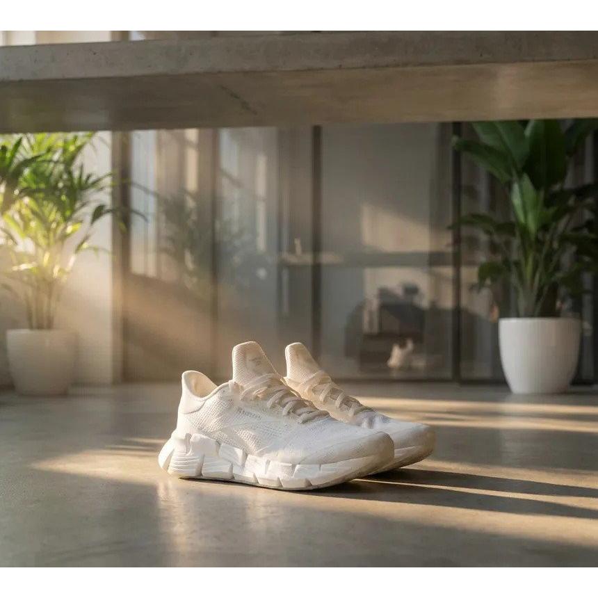 Reebok Zig Kinetica 3 – Tenis Deportivo Triple Blanco/Crema – Talla US 10