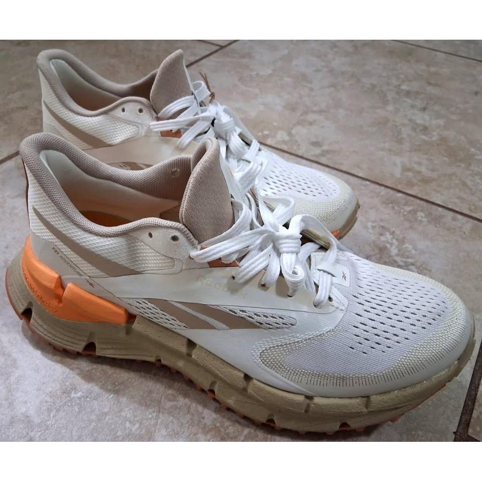 Reebok FloatZig Adventure 1 Running Course – Tenis Mujer Blanco/Beige/Naranja – Talla US 9
