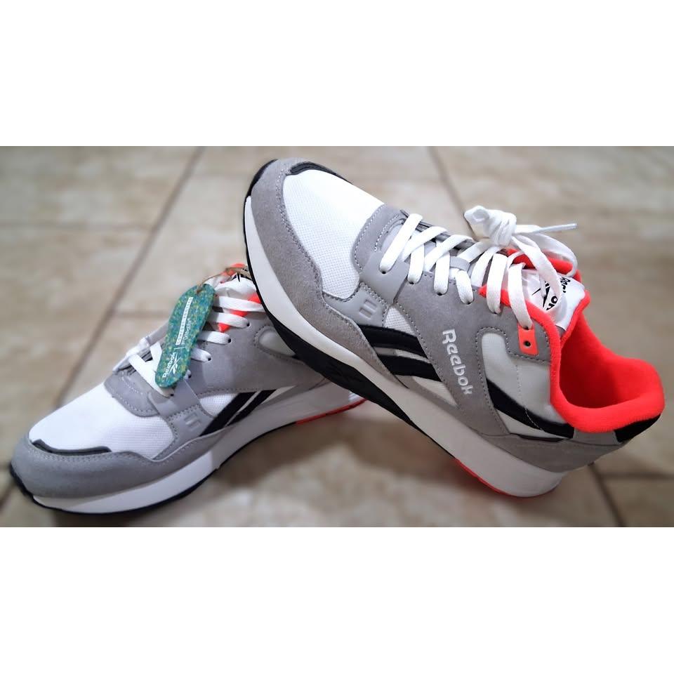 Reebok Bolton Essential – Tenis Retro Hombre Blanco/Gris/Rojo Coral – Talla US 12