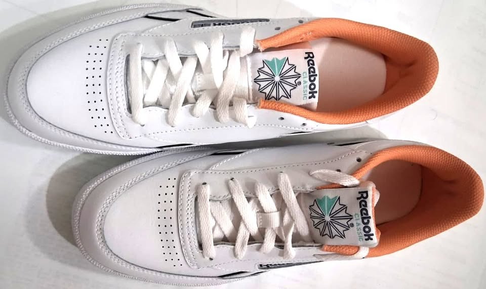 Reebok Classic – Tenis Lifestyle Unisex – Talla US 9.5 – Hecho en Vietnam