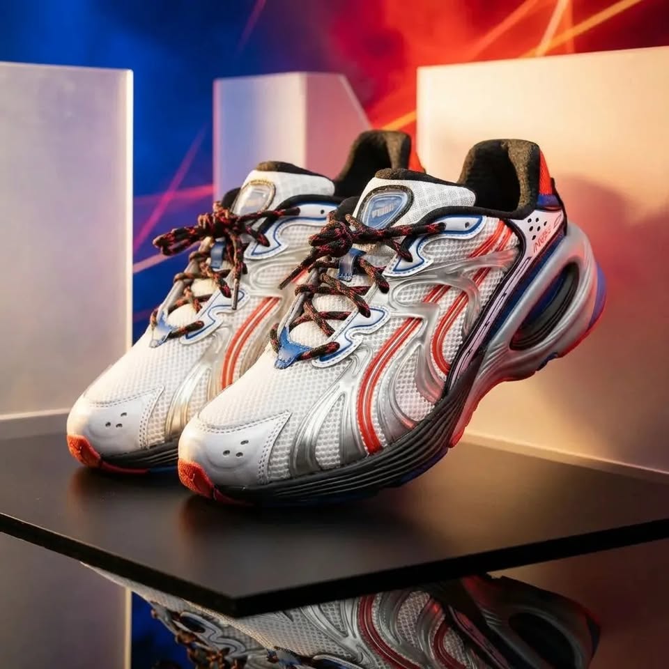 Puma Morphic – Tenis Running Hombre Blanco/Plata/Rojo Escarlata/Azul Royal – Talla US 11
